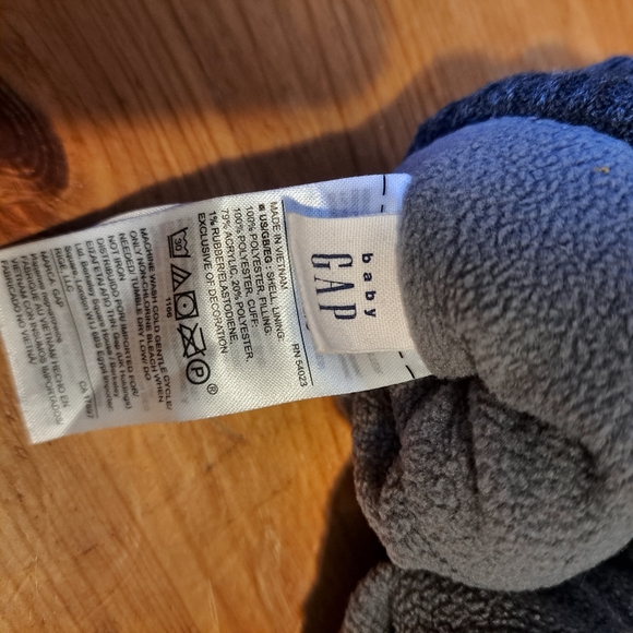 3/20$ Baby GAP Dinosaur Fleece Mittens – Gray/Red – Size XS/S (11 cm) - Picture 6 of 9